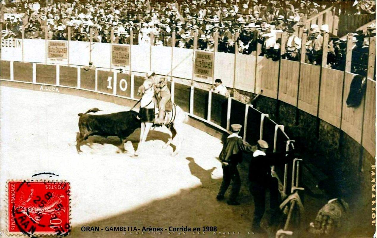 Oran-Gambetta - Arenes  - Corrida - 1908.jpg